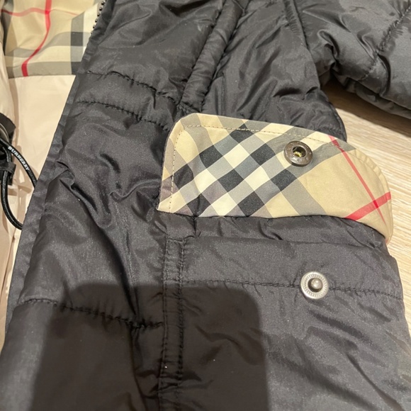 Burberry snowsuit 3 months (fits 0-6months) - Picture 7 of 8